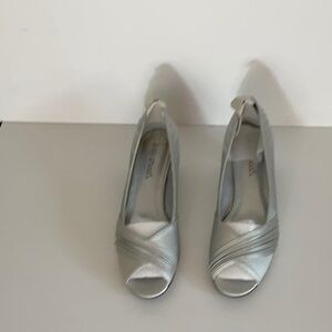 Women’s Easy Street dress shoes size 6.5 M